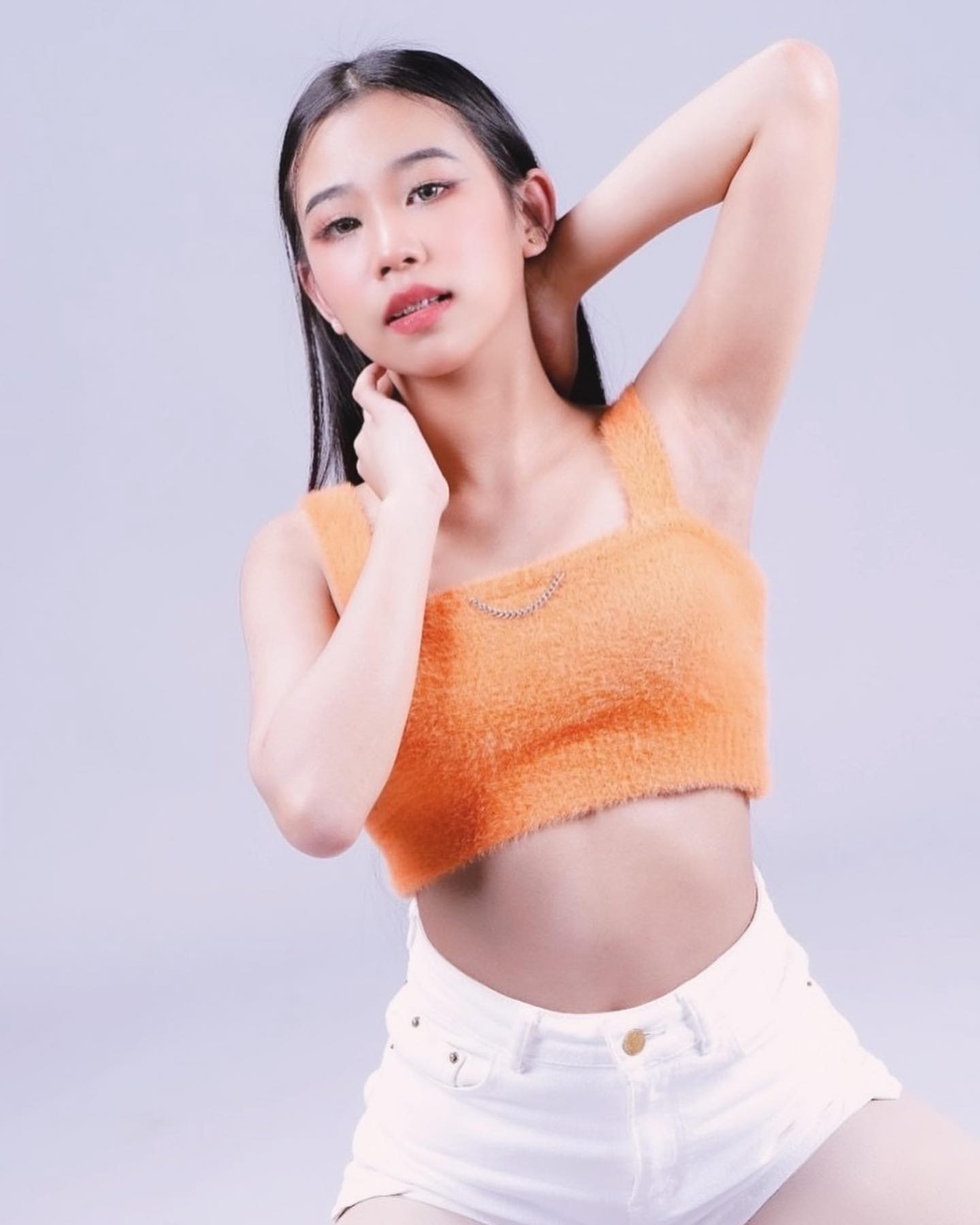 Nina Hithongkam (64)