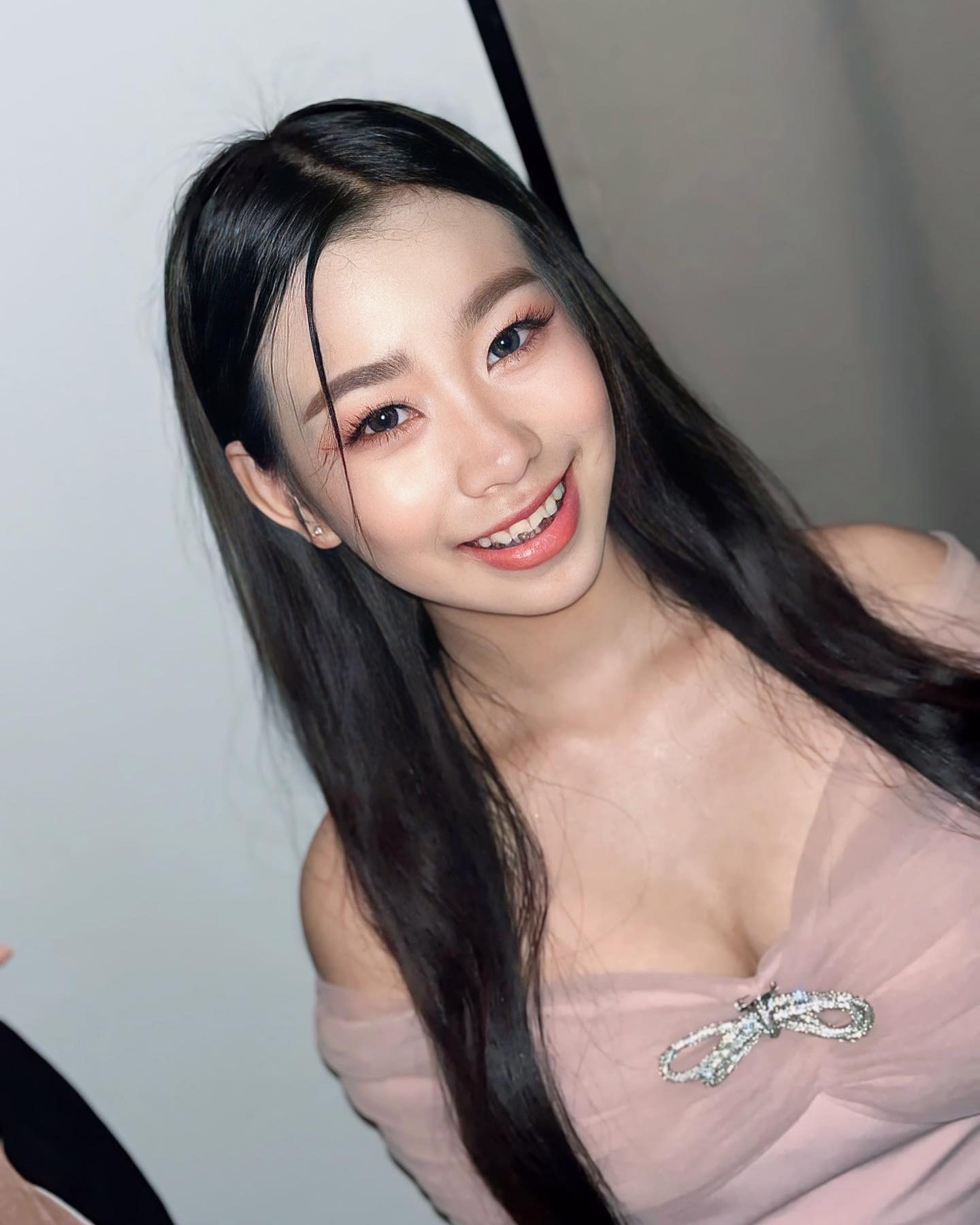 Nina Hithongkam (69)