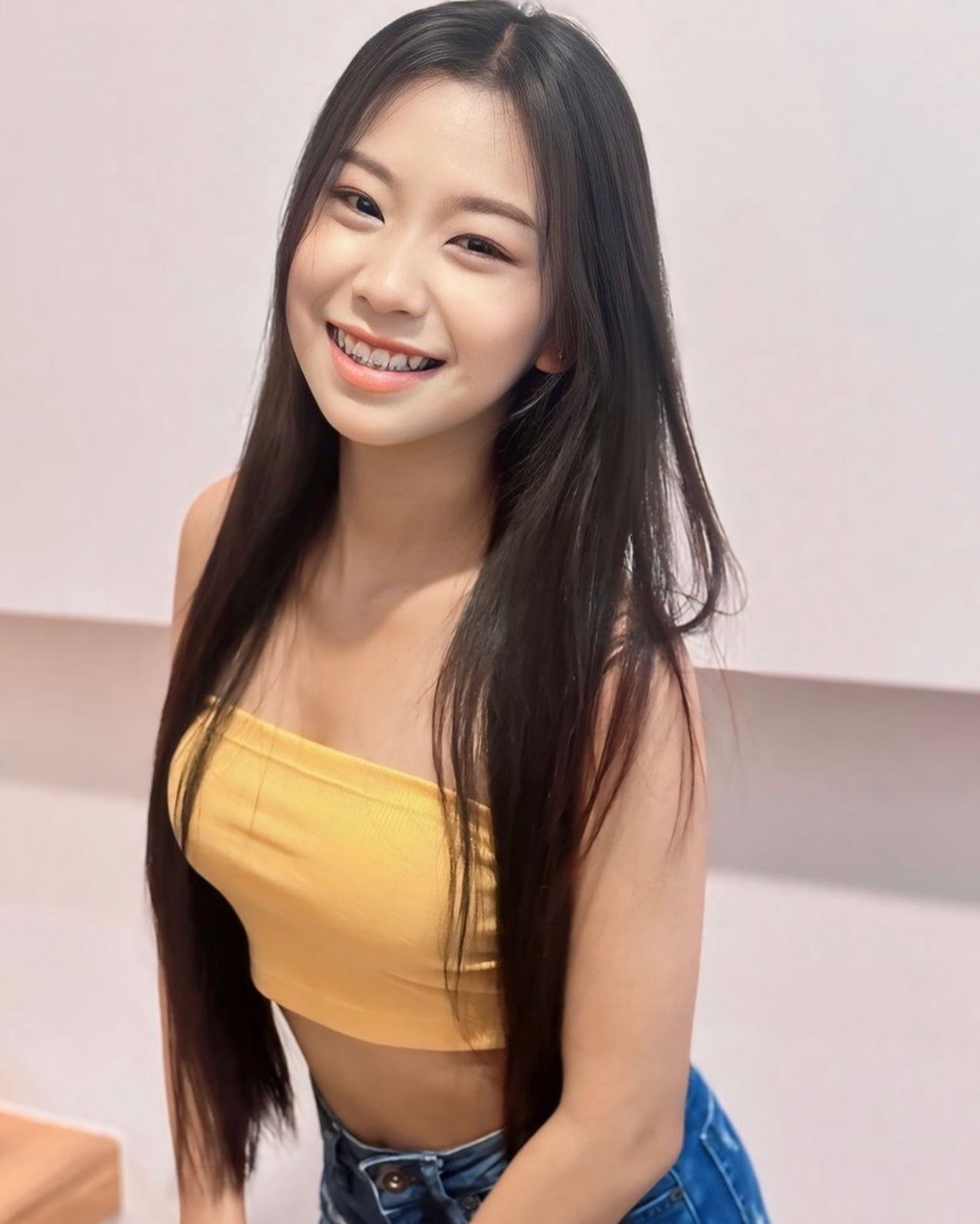 Nina Hithongkam (78)